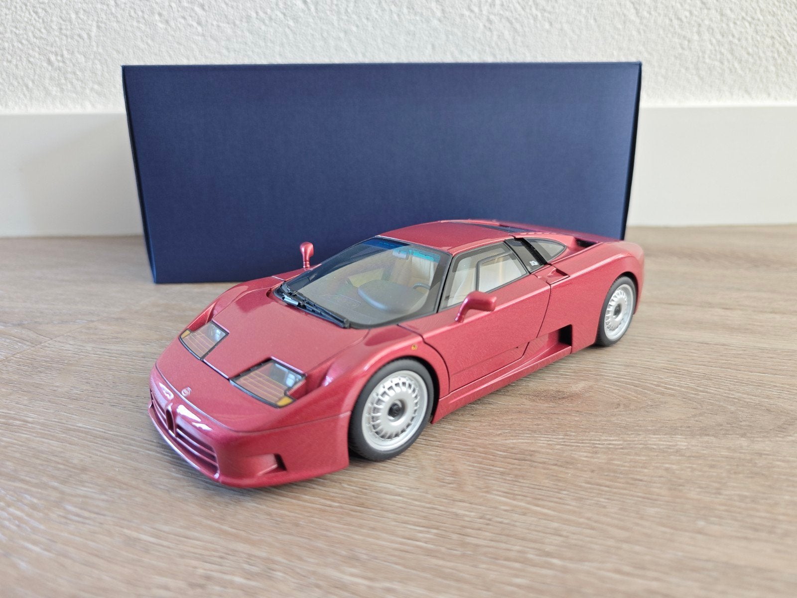 Autoart Signature Bugatti EB 110 GT Dark Red 70977, Ophalen of Verzenden, Zo goed als nieuw, Auto, Autoart