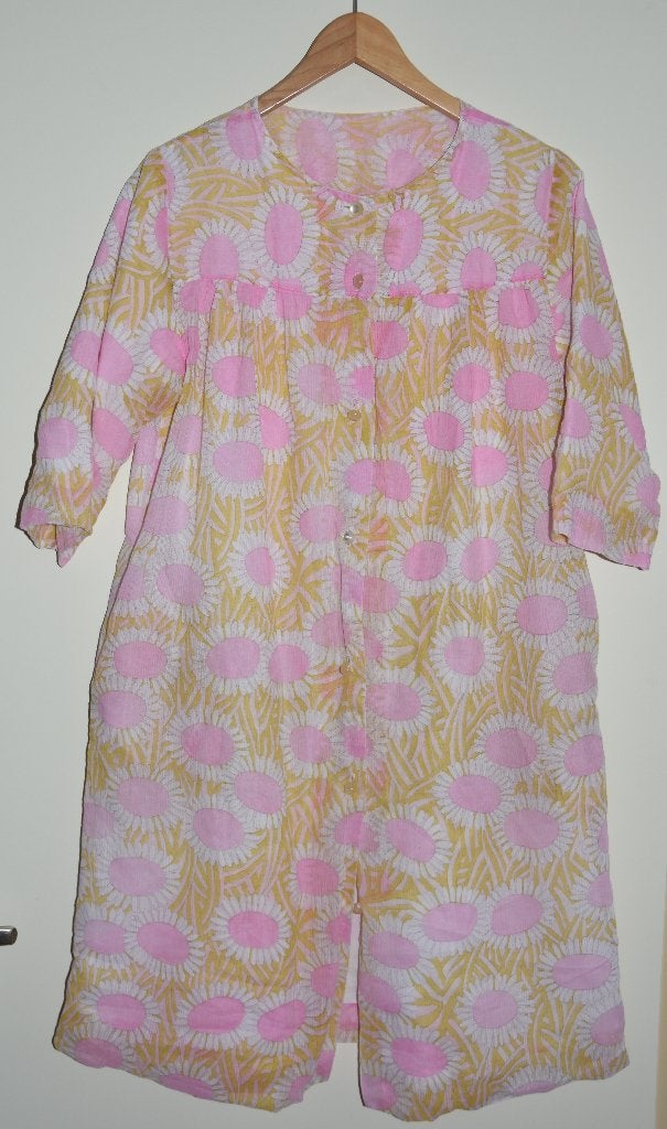 Retro roze badjas ochtendjas duster met bloemen 50s, Verzenden, Persoonlijke verzorging