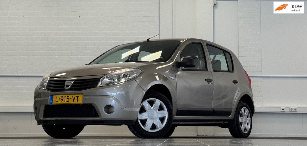 Dacia Sandero 1.2i Lauréate Airco Nieuwe APK Exclusive-pakk, Auto's, Dacia, Voorwielaandrijving, 4 cilinders, Bedrijf, Handgeschakeld