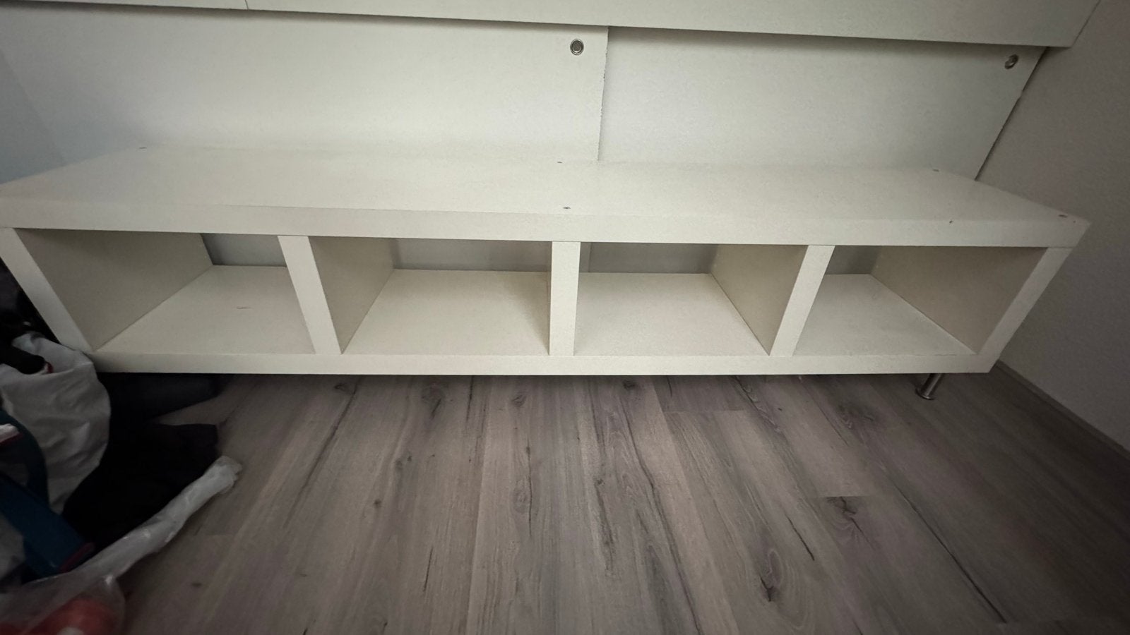 GRATIS Witte Kast / TV Meubel / Bankje met 4 vakken, Ophalen, Gebruikt, 150 tot 200 cm, Minder dan 100 cm