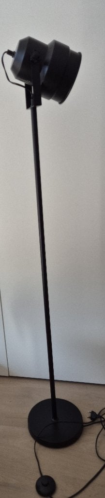 Present Time Vloerlamp Studio Zwart metaal H143cm x D15m, Huis en Inrichting, Ophalen, Gebruikt, 100 tot 150 cm, E27 (groot)