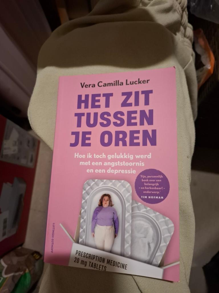 Het zit tussen je oren, Ophalen of Verzenden, Zo goed als nieuw, Vera camilla