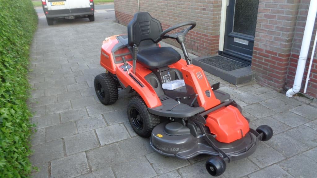 1x nieuwe husqvarna rider 214 tc  2 cilinder frontmaaier, Ophalen, Nieuw, Husqvarna, Nederland