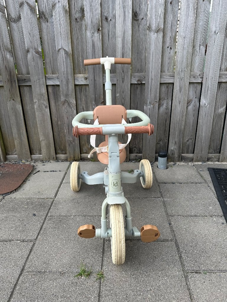 Foto 4 van 4 in 1 driewieler met duwstang Little Dutch