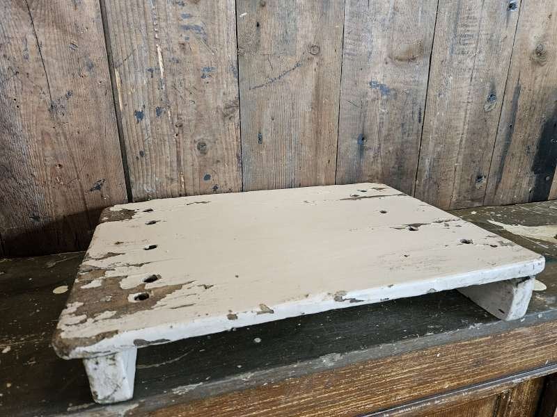 oud bajot tafeltje ``WOONWINKEL RUSTIEK``, Huis en Inrichting, Krukjes, Hout, Ophalen of Verzenden