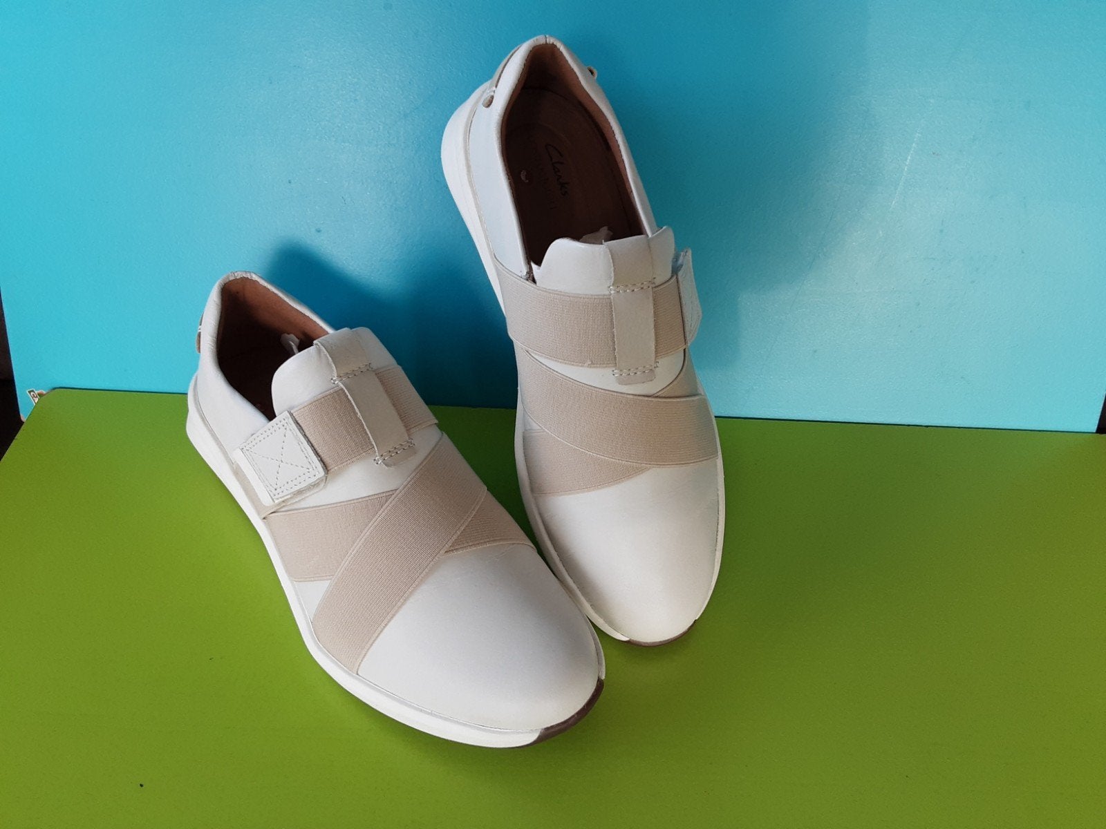 paar NIEUWE dames Sneakers, Wit, Nieuw, Ophalen of Verzenden, Sneakers of Gympen