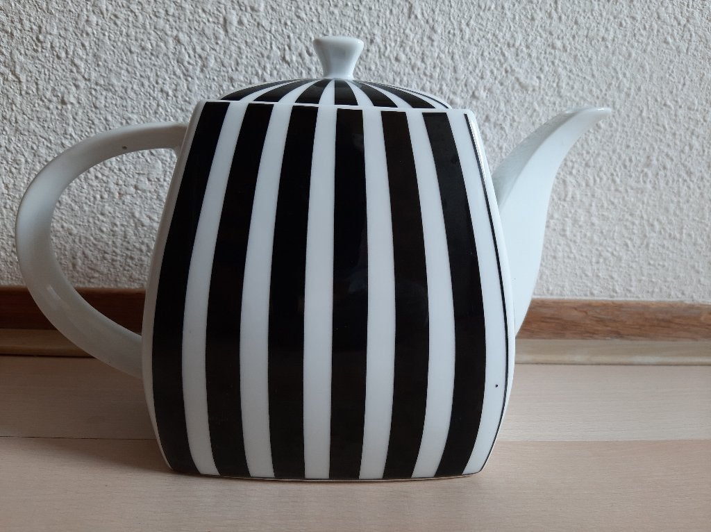 Grote Theepot, inhoud 1,5 liter, Ophalen of Verzenden, Gebruikt, Modern, Theepot