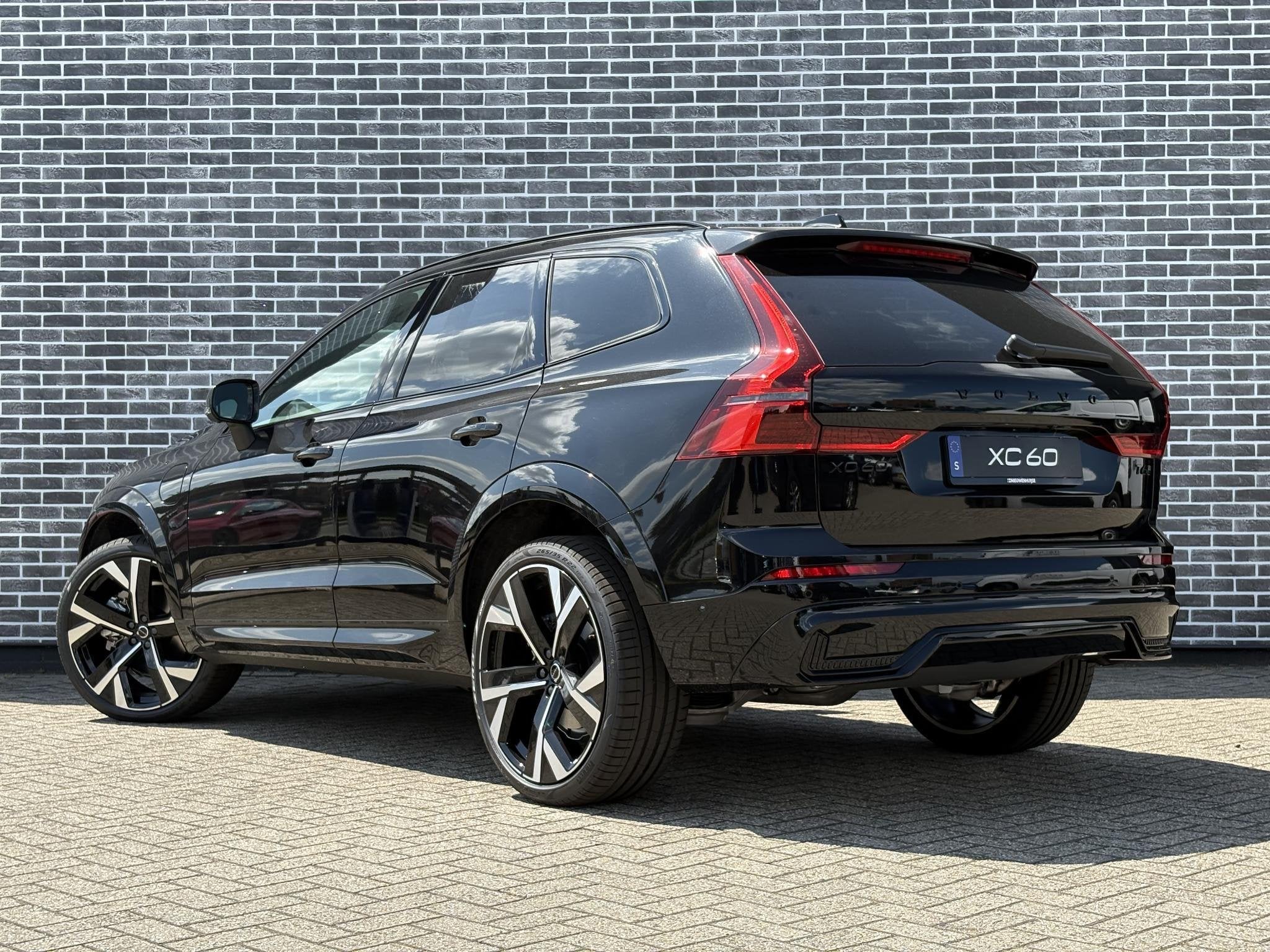 Volvo XC60 T8 Plug-in hybrid AWD Ultra Dark Exec. Ed. | Goog, Auto's, Volvo, Automaat, Gebruikt, Euro 6, Lichtsensor