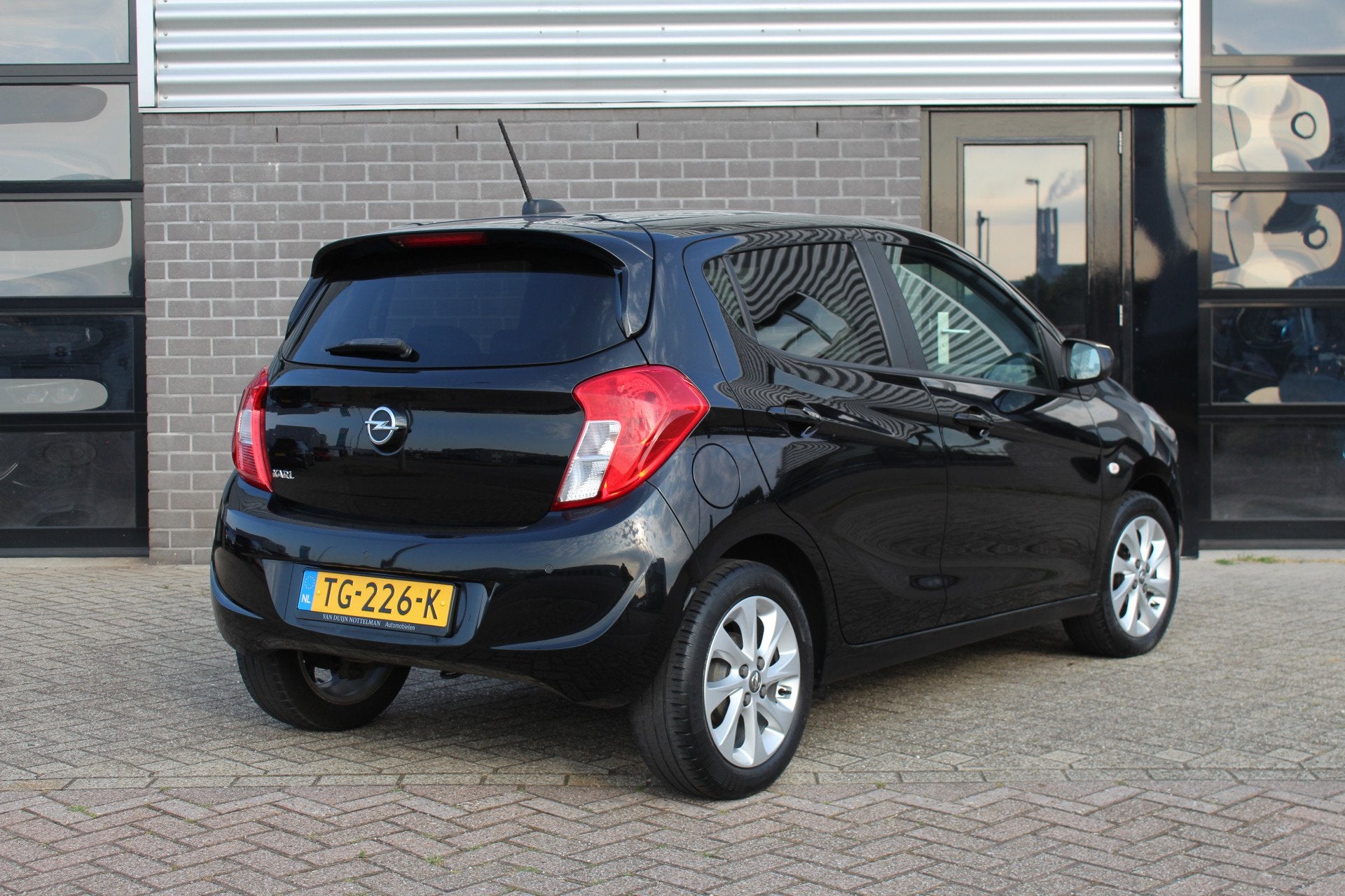 Opel KARL 1.0 EcoFLEX Innovation / Automaat / Carplay / N.A., 839 kg, Gebruikt, Met garantie (alle), Leder en Stof