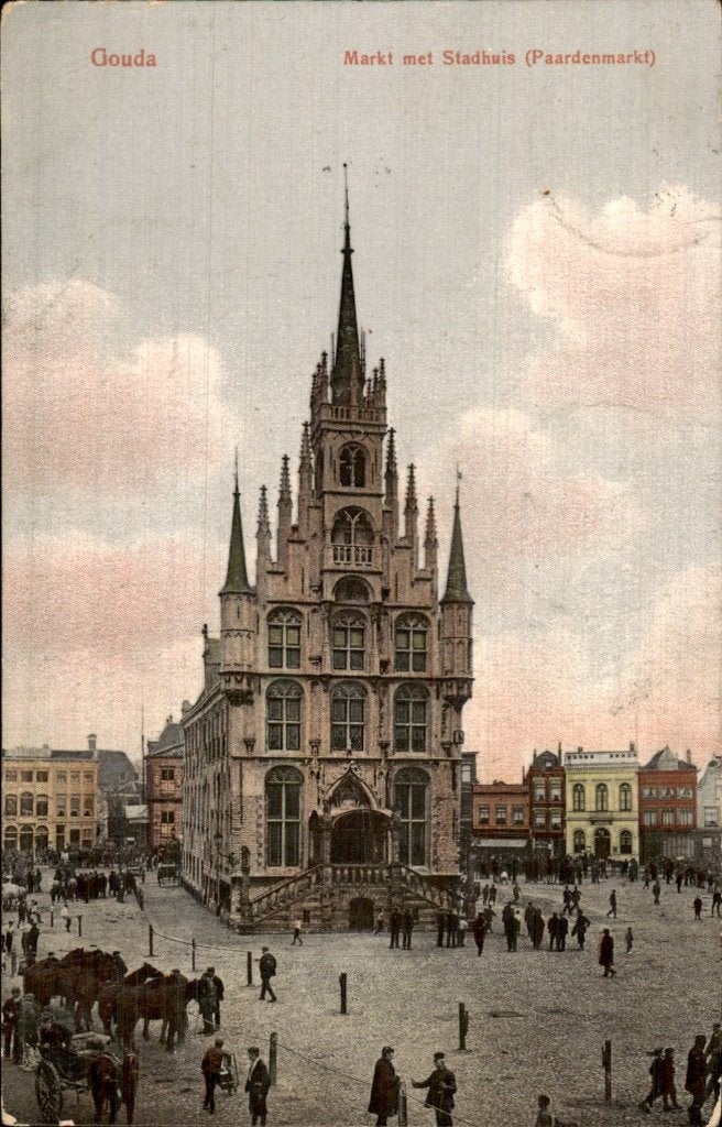 Gouda - Stadhuis - Markt met Paardenmarkt, Verzamelen, Ansichtkaarten | Nederland, Ophalen of Verzenden, Voor 1920, Gelopen, Zuid-Holland