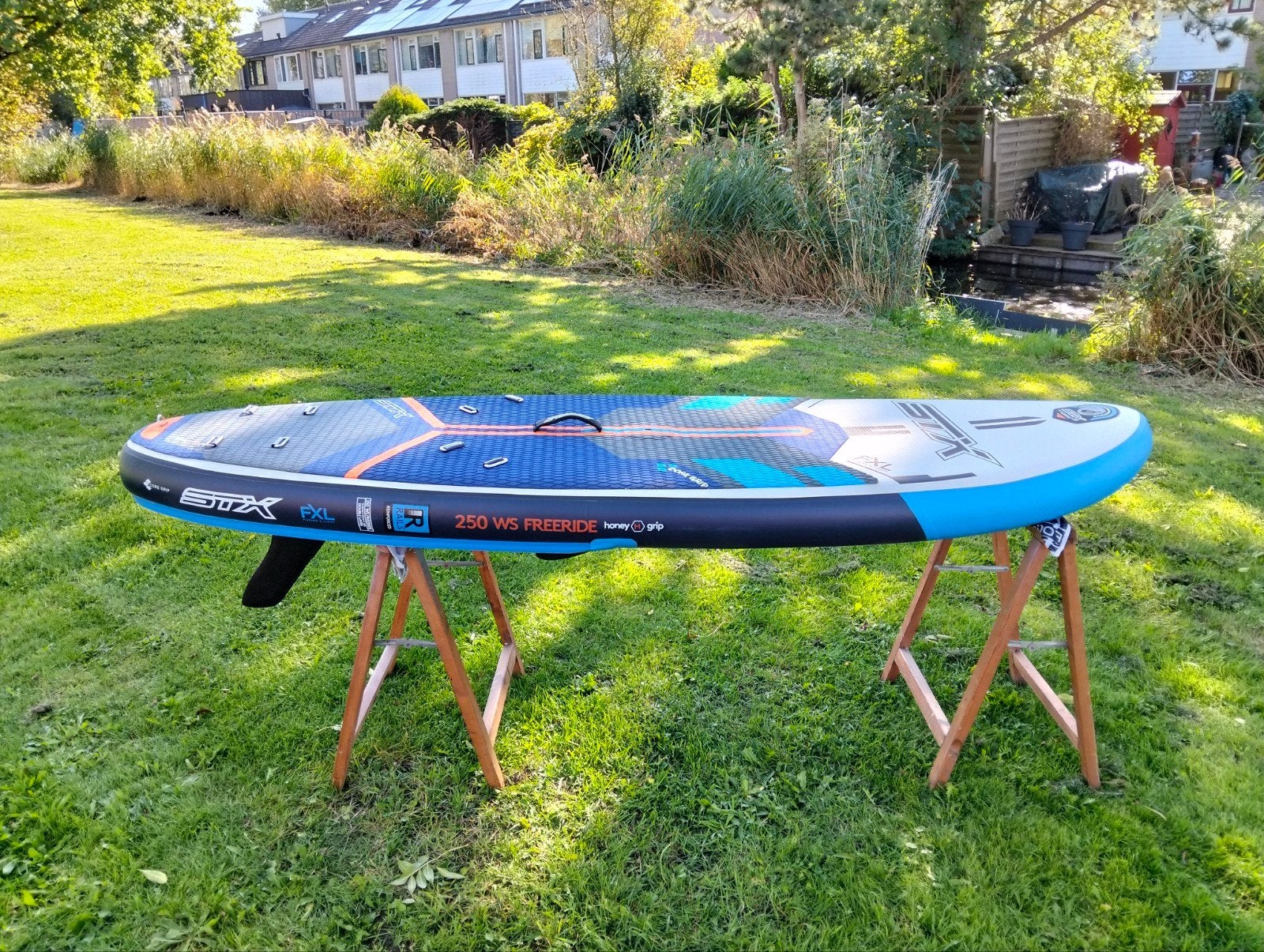 STX WS Freeride 250 Windsurfboard zgan, Watersport en Boten, 5 tot 6.5 m², Zo goed als nieuw, Complete set, Ophalen