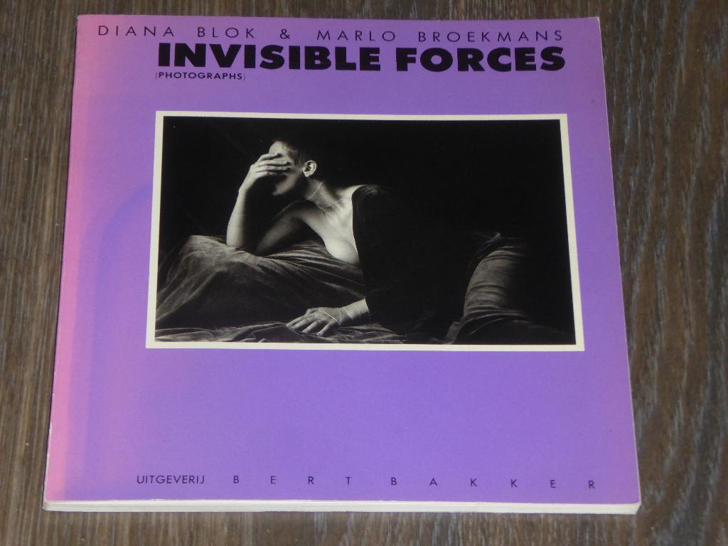 DIANA BLOK & MARLO BROEKMANS - INVISIBLE FORCES Photographs, Verzenden, Fotografie algemeen, Zo goed als nieuw, BLOK/BROEKMANS
