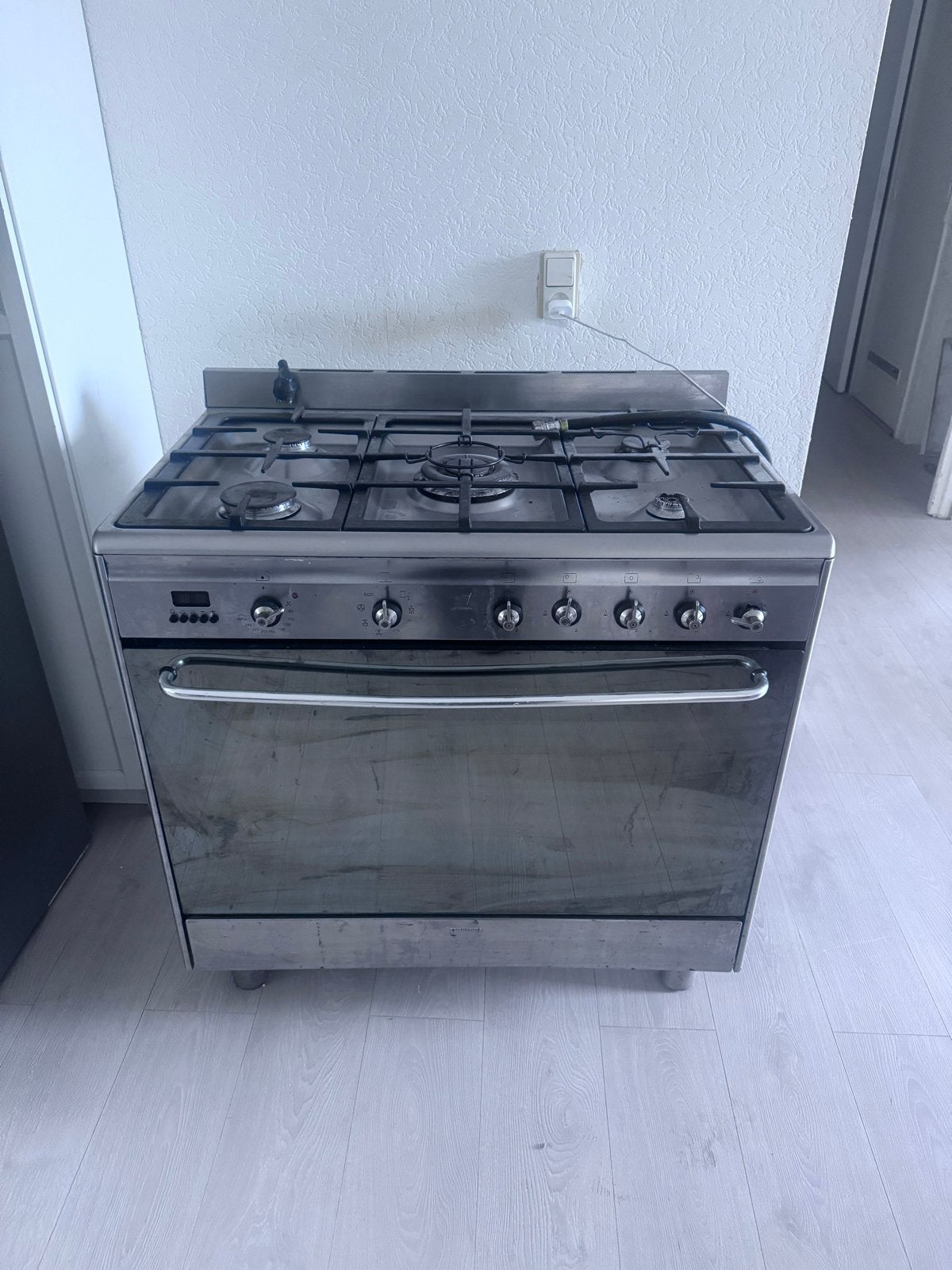 Vrijstaand gasfornuis met oven - RVS, Gebruikt, 60 cm of meer, Ophalen of Verzenden, Gas