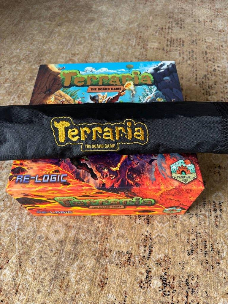Terraria the Board Game - KS Hellstone Pledge + Playmat, Een of twee spelers, Ophalen, Nieuw, Paper Fort Games