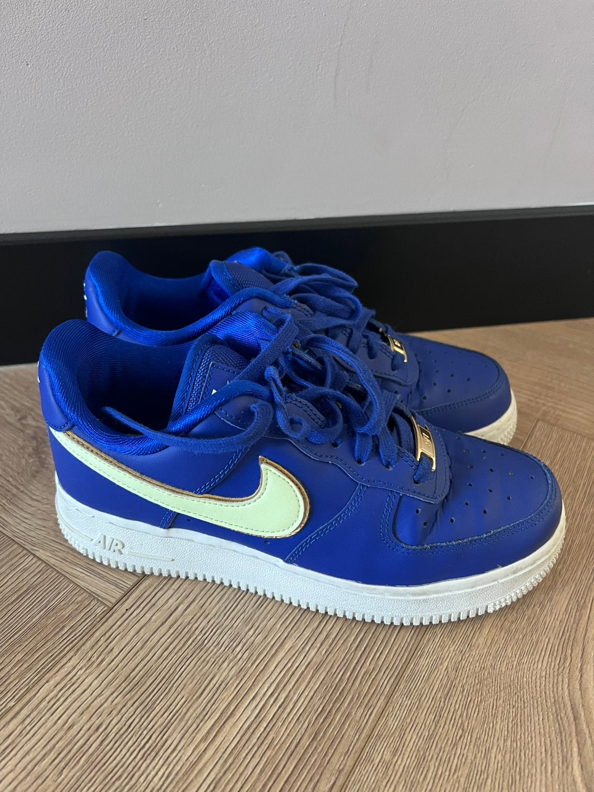 Nike Air Force 1 Low 36,5, Ophalen of Verzenden, Zo goed als nieuw, Blauw, Sneakers of Gympen