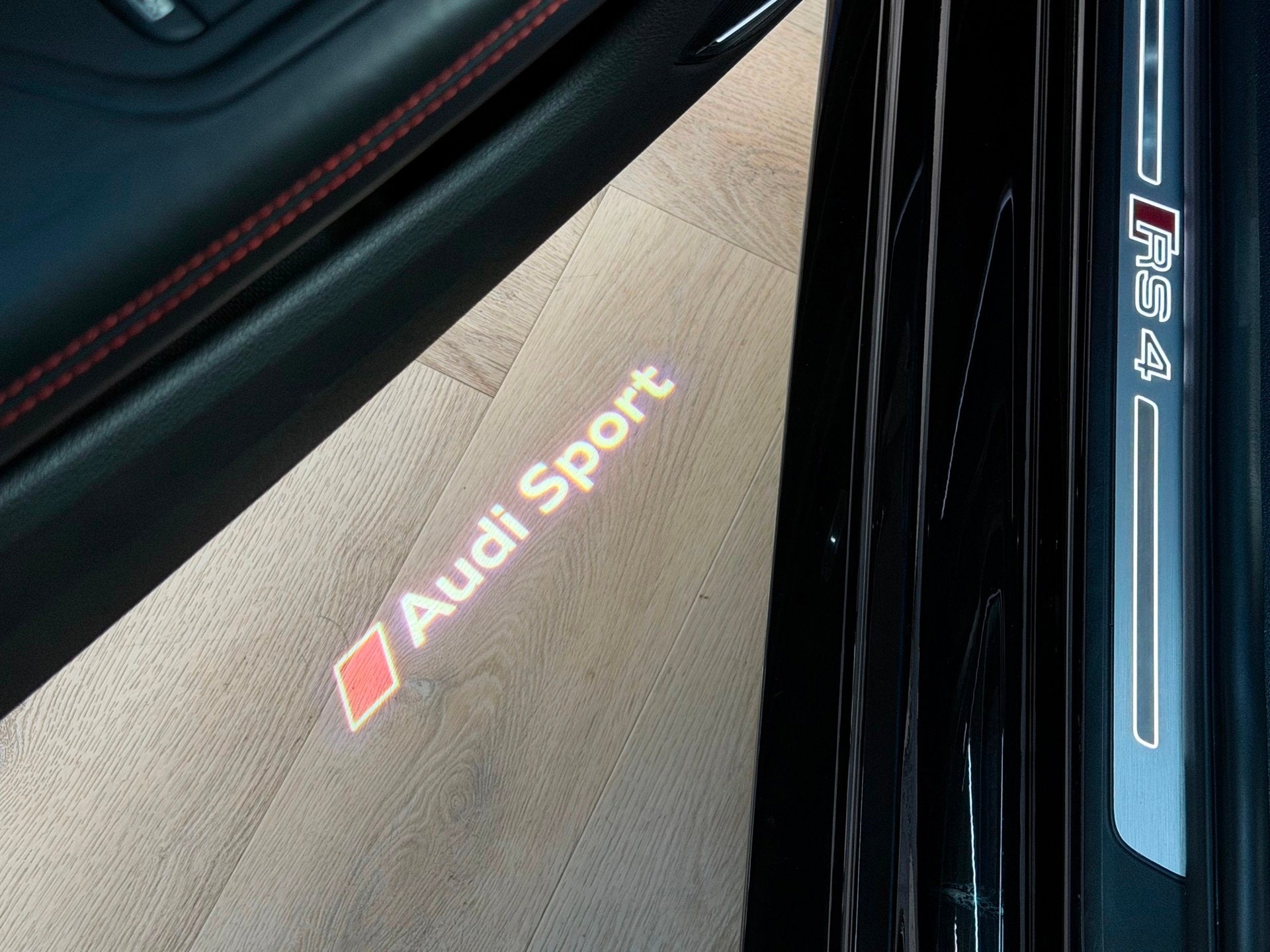Foto 26 van Audi RS4 Avant 2.9 TFSI Quattro - Keramic - Pano - B&O