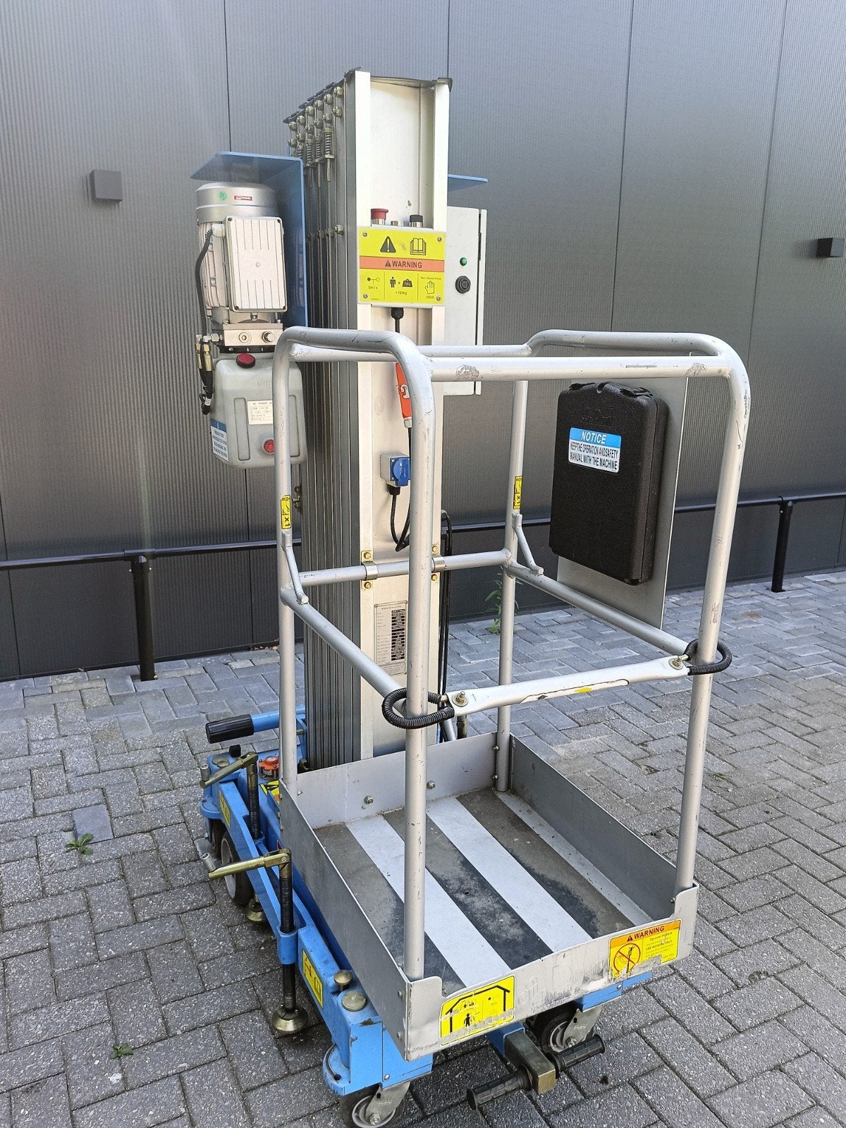 Mobiele verticale lift GTWY11-1300AC - 11m werkhoogte, Ophalen