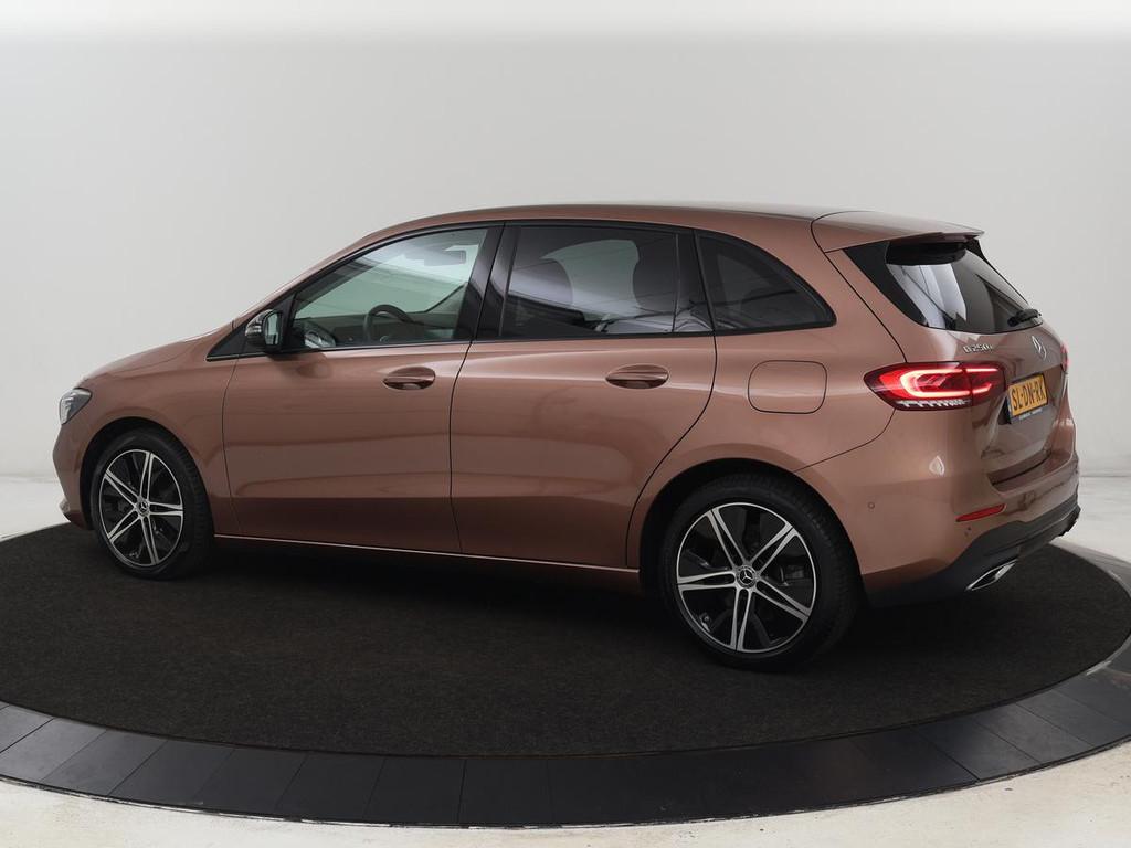 Mercedes-Benz B-klasse 250e Urban Night | SOH 92% | Adaptive, Gebruikt, 4 cilinders, 16 kWh, Leder en Stof