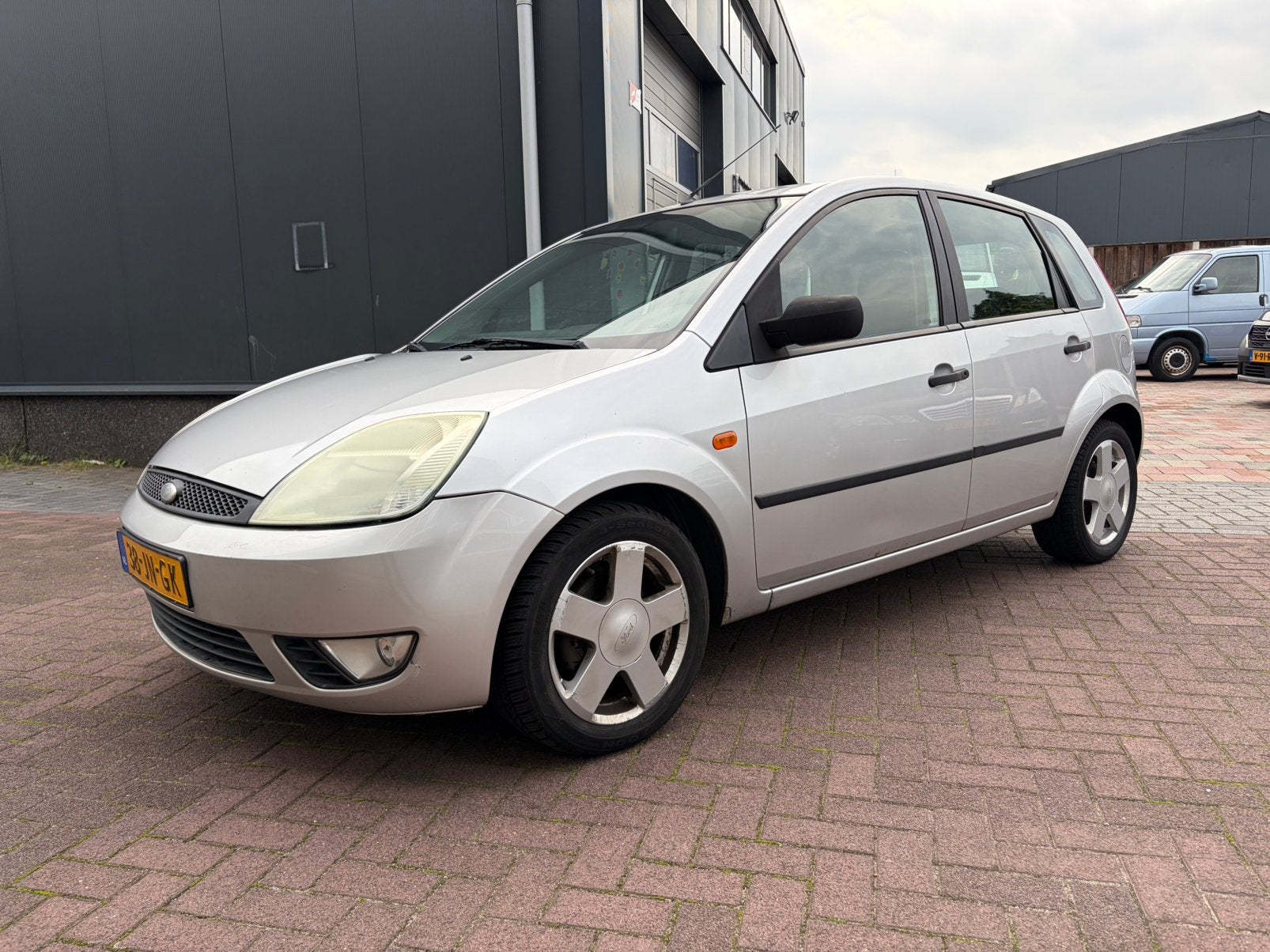 Ford Fiësta 1.4 16V 5DR 2002 Grijs Inruilkoopje !, Auto's, Voorwielaandrijving, 15 km/l, 4 cilinders, 49 €/maand