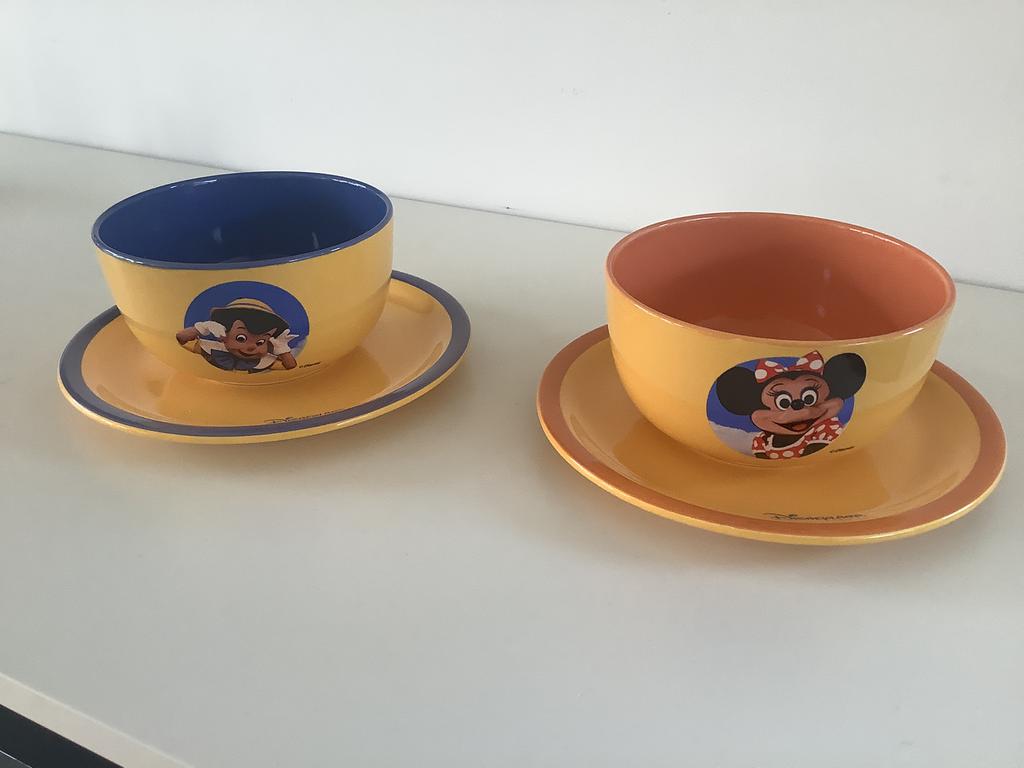 Disneyland Paris en ESSO Minnie Mouse en Pinokkio servies, Verzamelen, Ophalen of Verzenden, Peter Pan of Pinokkio, Zo goed als nieuw