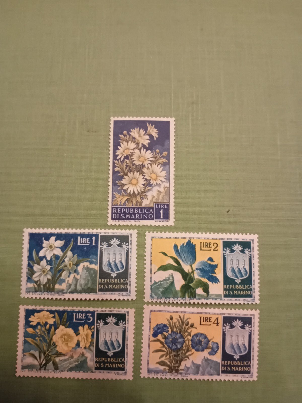 Set van 5 San Marino postzegels met bloemenmotieven, Ophalen of Verzenden, Gestempeld