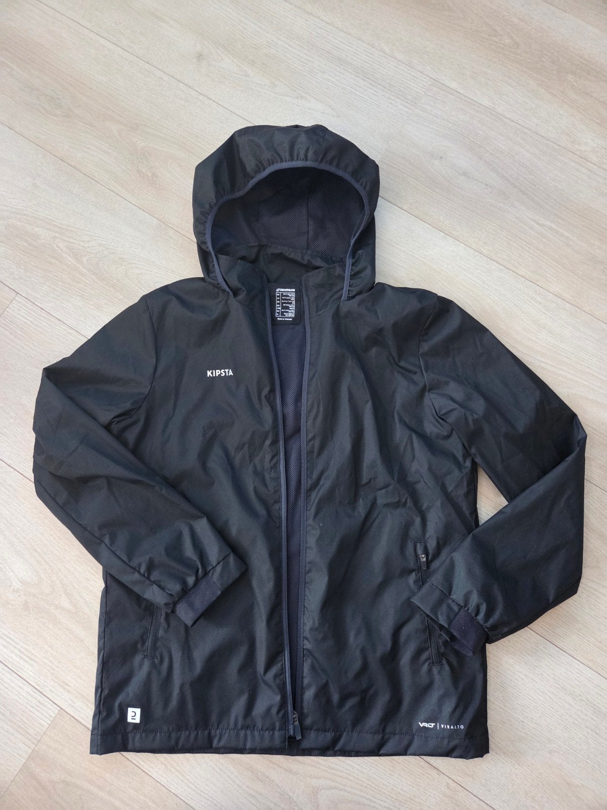 Kipsta regenjas 141/150, Kinderen en Baby's, Kinderkleding | Maat 140, Jongen of Meisje, Kipsta, Ophalen of Verzenden, Zo goed als nieuw