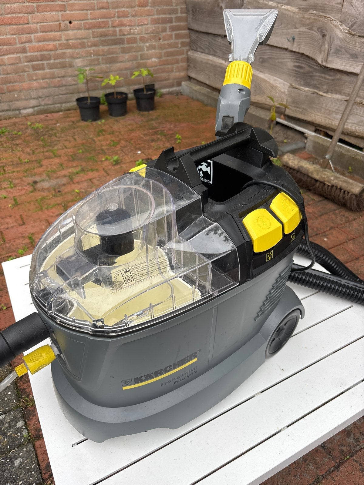 Kärcher Professional Puzzi 8/1 C Sproei-extractiereiniger, Gebruikt, Kärcher, Waterstofzuiger, Reservoir