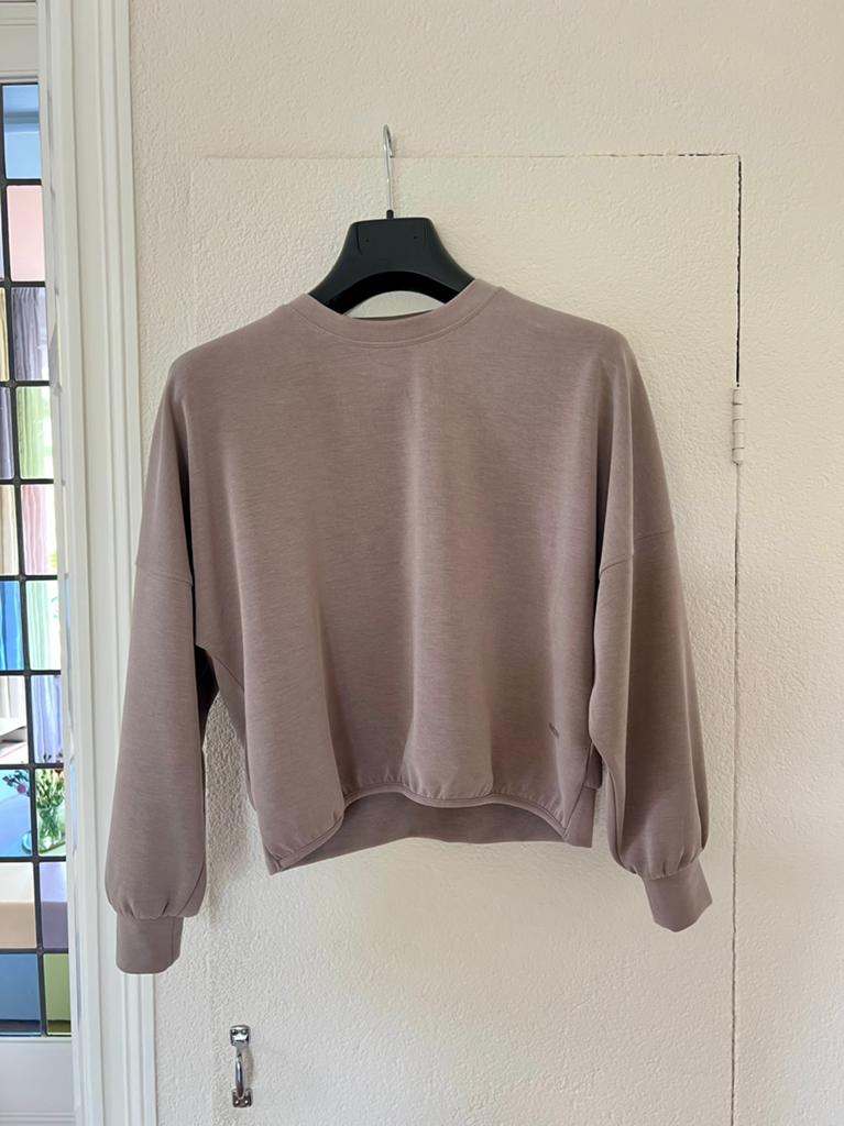 NIEUW super mooie trui matte taupe Moscow mt M, Kleding | Dames, Ophalen of Verzenden, Nieuw, Maat 38/40 (M), Bruin