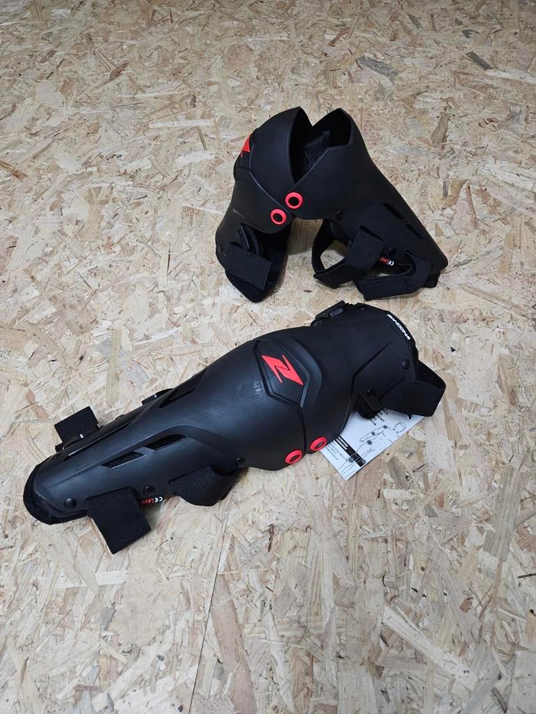 Nieuw! Zandona X-Treme knie- en scheenbeschermers., Ophalen of Verzenden, Nieuw met kaartje