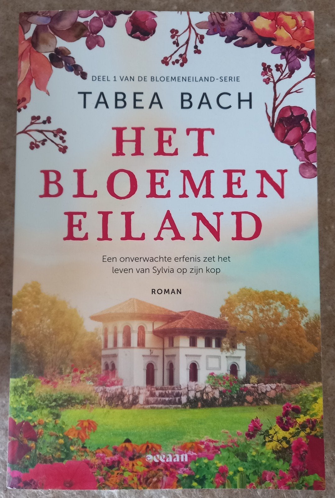 Het Bloemeneiland - Deel 1 van de Bloemeneiland-serie, Ophalen of Verzenden, Gelezen, Tabea Bach, Europa overig