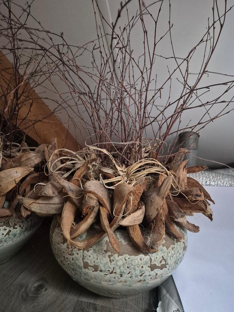 2 pilaren met bloemstuk, Huis en Inrichting, Woonaccessoires | Zuilen en Pilaren, Ophalen, Zo goed als nieuw