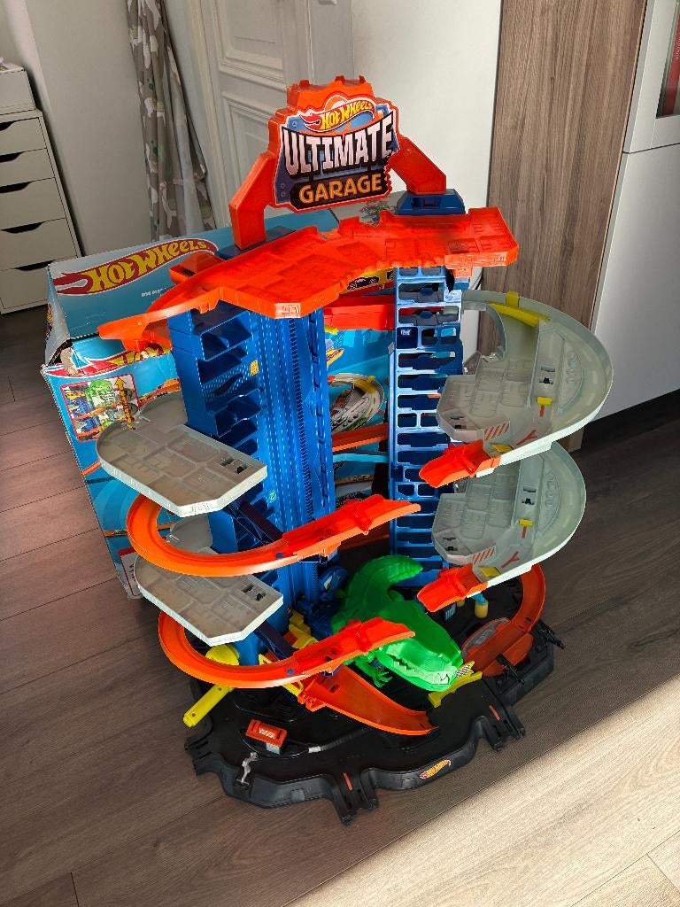 Hot Wheels Ultimate Garage - 90 cm parkeergarage met Dino, Kinderen en Baby's, Speelgoed | Racebanen, Ophalen, Hot Wheels, Handmatig
