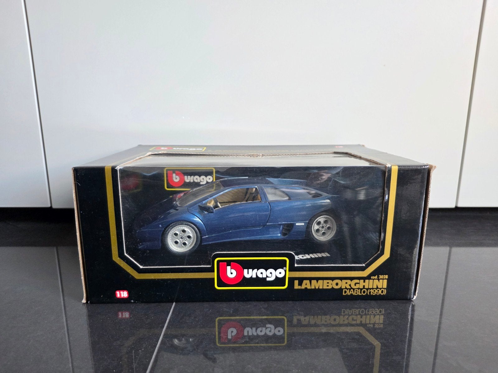 Lamborghini Diablo blauw 1990 1/18 Bburago, Ophalen of Verzenden, Zo goed als nieuw, Auto, Bburago