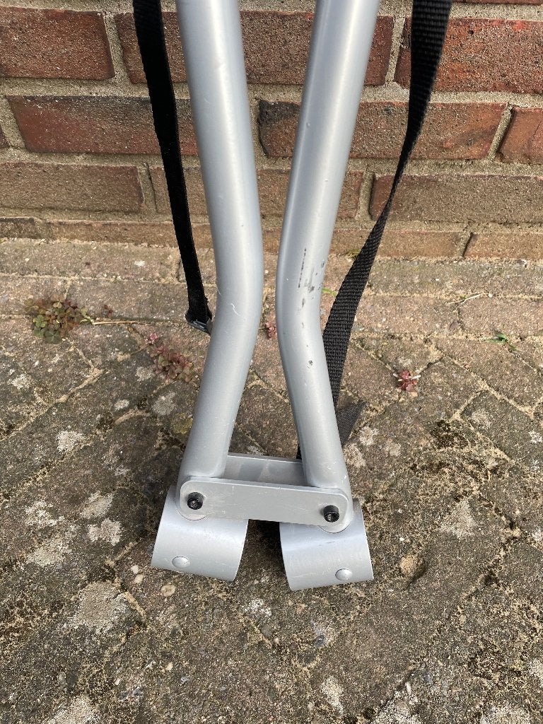 Fietsendrager Thule + lichtbalk Thule, Ophalen, 2 fietsen, Zo goed als nieuw, Trekhaakdrager