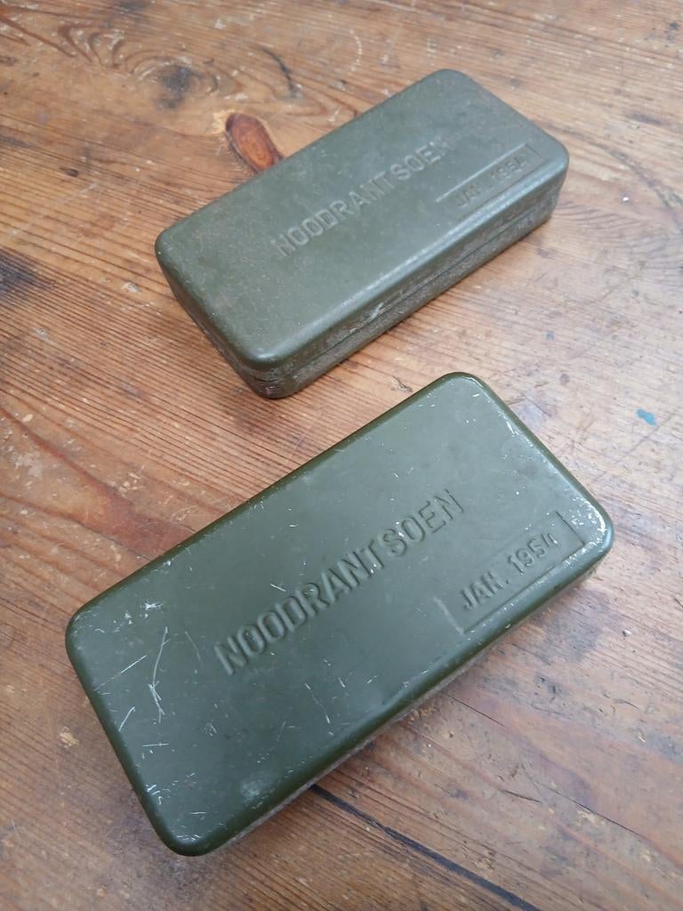 2 noodrantsoen blikjes militair mvo, Ophalen of Verzenden, Gebruikt, Overige