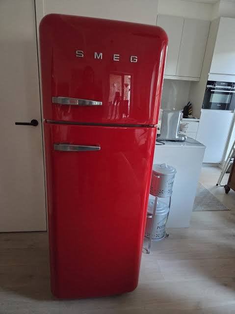Rode Smeg koelkast, Ophalen, 200 liter of meer, 60 cm of meer, 160 cm of meer