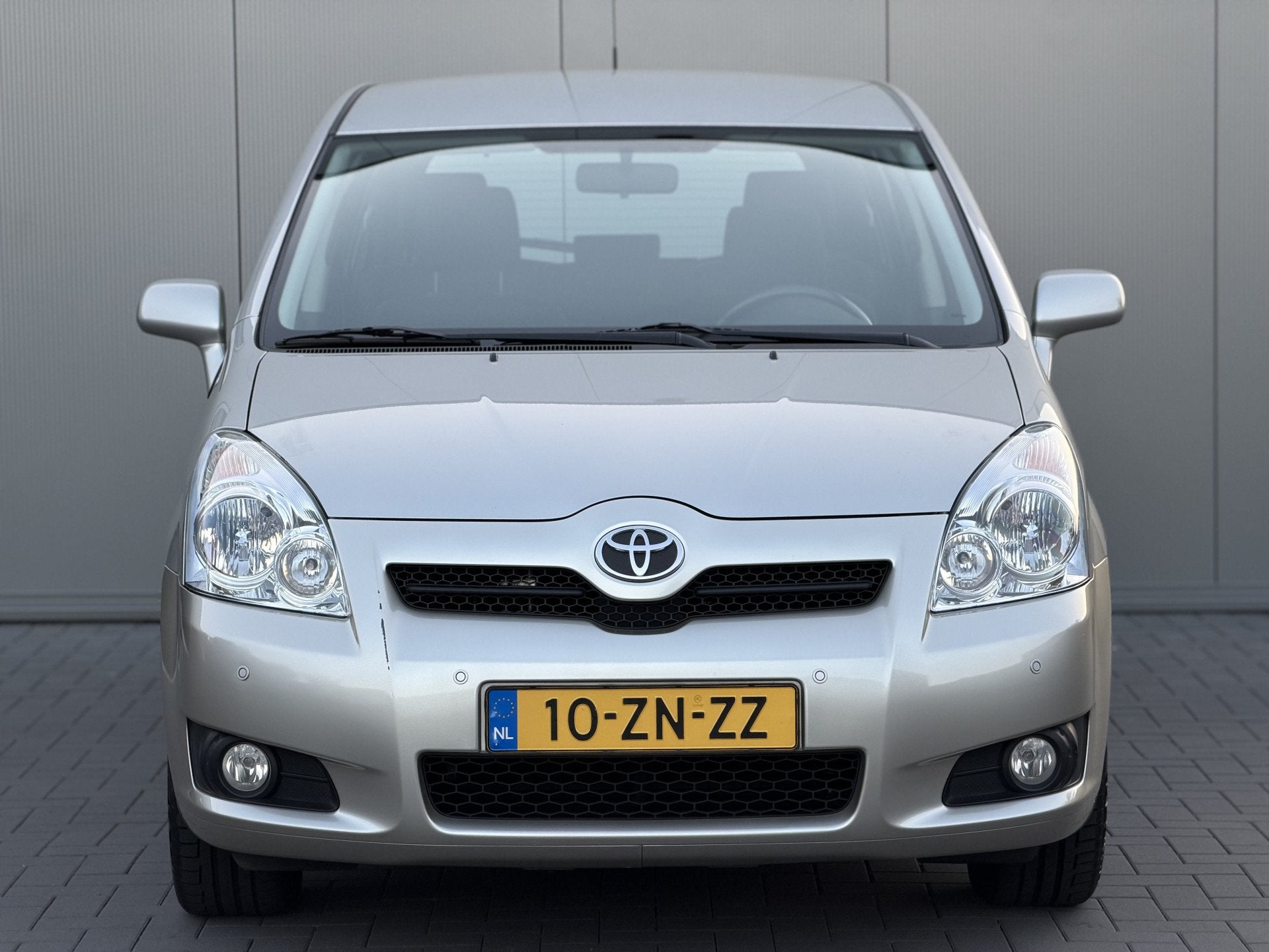 Toyota Verso 1.6 VVT-i Sol | Airco | Navigatie | Trekhaak |, Auto's, Gebruikt, Zwart, 4 cilinders, Origineel Nederlands