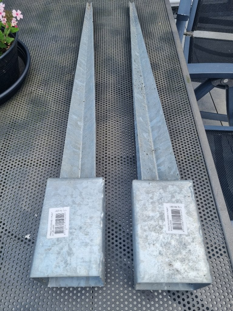 2 Nieuwe Paalhouders met punt, Tuin en Terras, Palen, Balken en Planken, Ophalen, Nieuw, Minder dan 180 cm, Palen