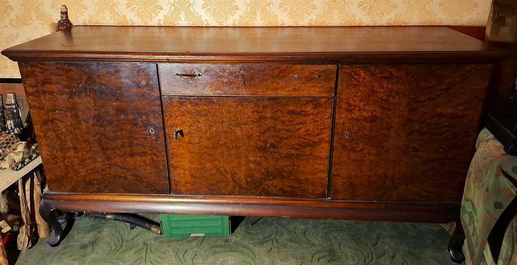 Klassieke Bassano walnoothouten dressoir, Gebruikt, Klassieke stijl woonkamer dressoir, Met deur(en), 150 tot 200 cm
