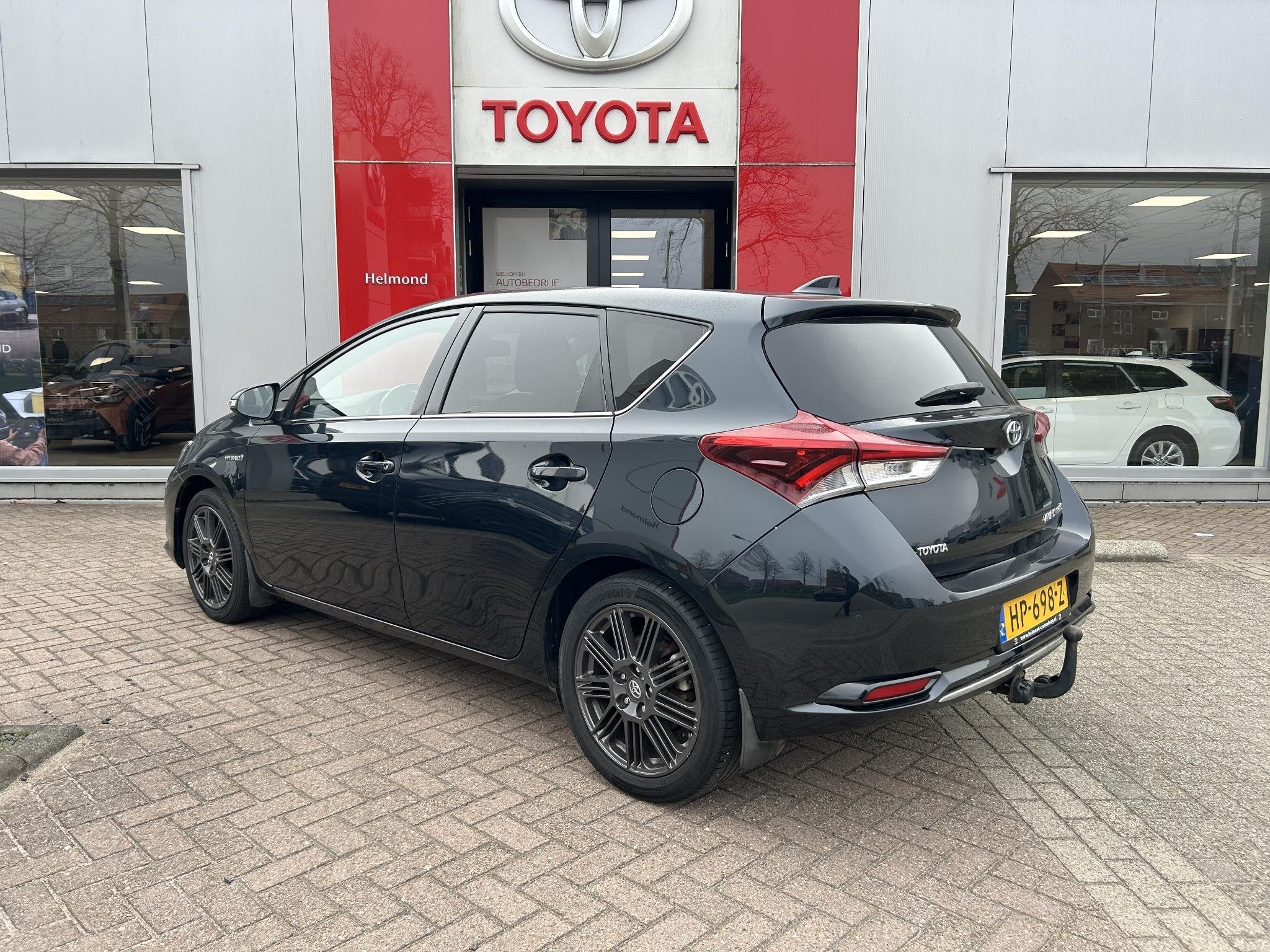 Toyota Auris 1.8 Hybrid Executive Go Trekhaak | Stoelverwarm, Auto's, Toyota, Dealer onderhouden, Gebruikt, Euro 6, 4 cilinders