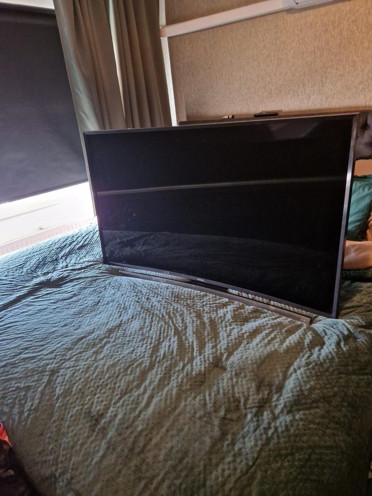Samsung LCD tv 108cm gebogen scherm (Zevenaar, Audio, Tv en Foto, Televisies, Ophalen, Gebruikt, 50 Hz, Samsung