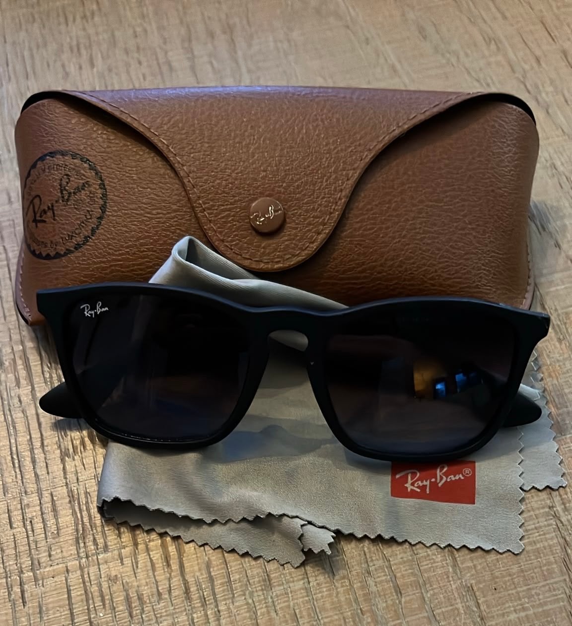 Ray-Ban Chris Zonnebril RB4187 622/8G Zwart, Zonnebril, Zwart, Ophalen of Verzenden, Zo goed als nieuw