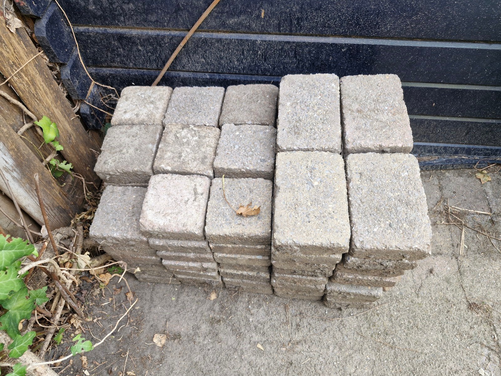Gratis gebruikte betonnen klinkers voor tuin of oprit, Ophalen, Gebruikt, Klinkers, Minder dan 5 m²