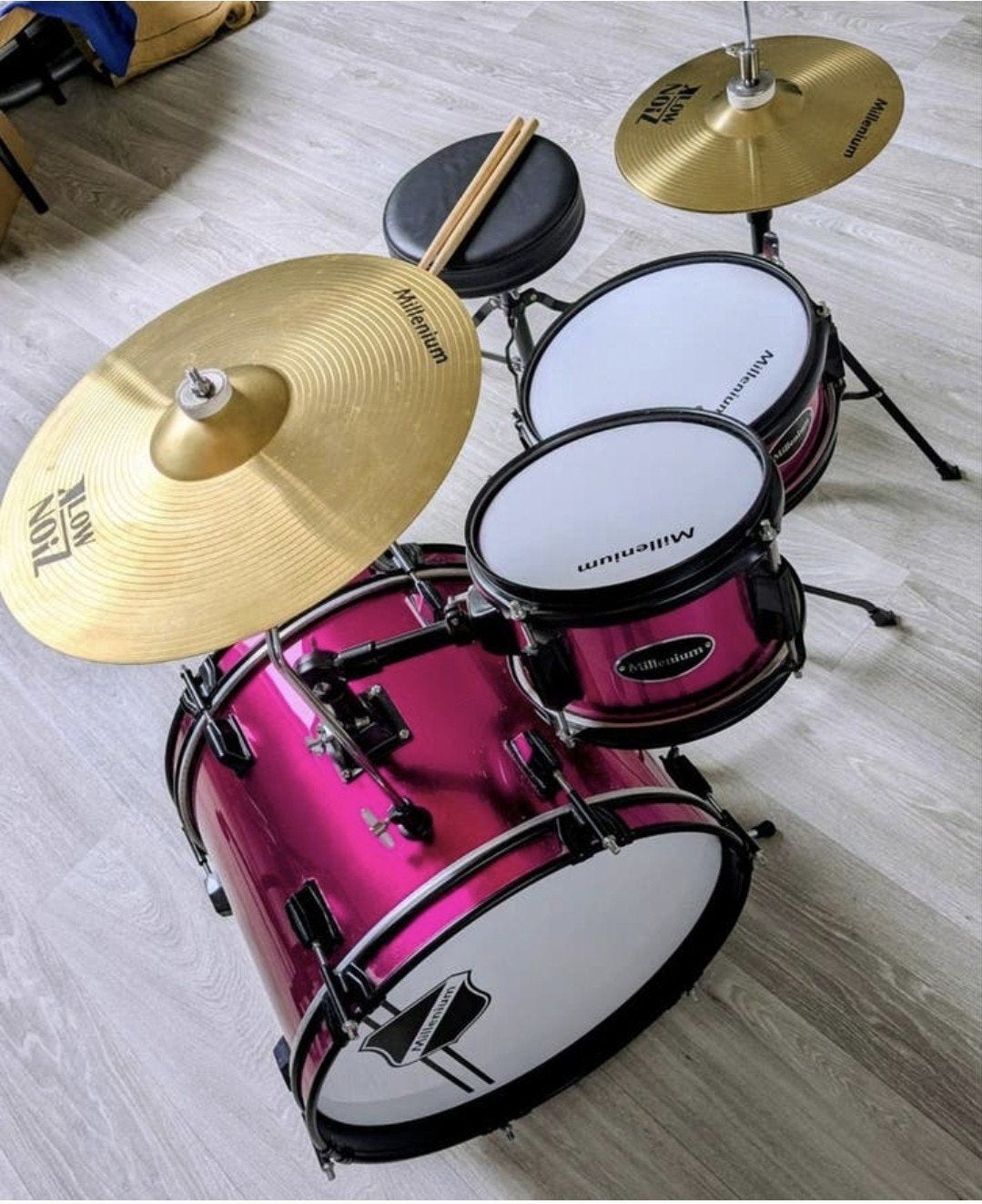Millennium Youngster Drumstel Roze Sparkle - Compleet, Muziek en Instrumenten, Drumstellen en Slagwerk, Ophalen of Verzenden