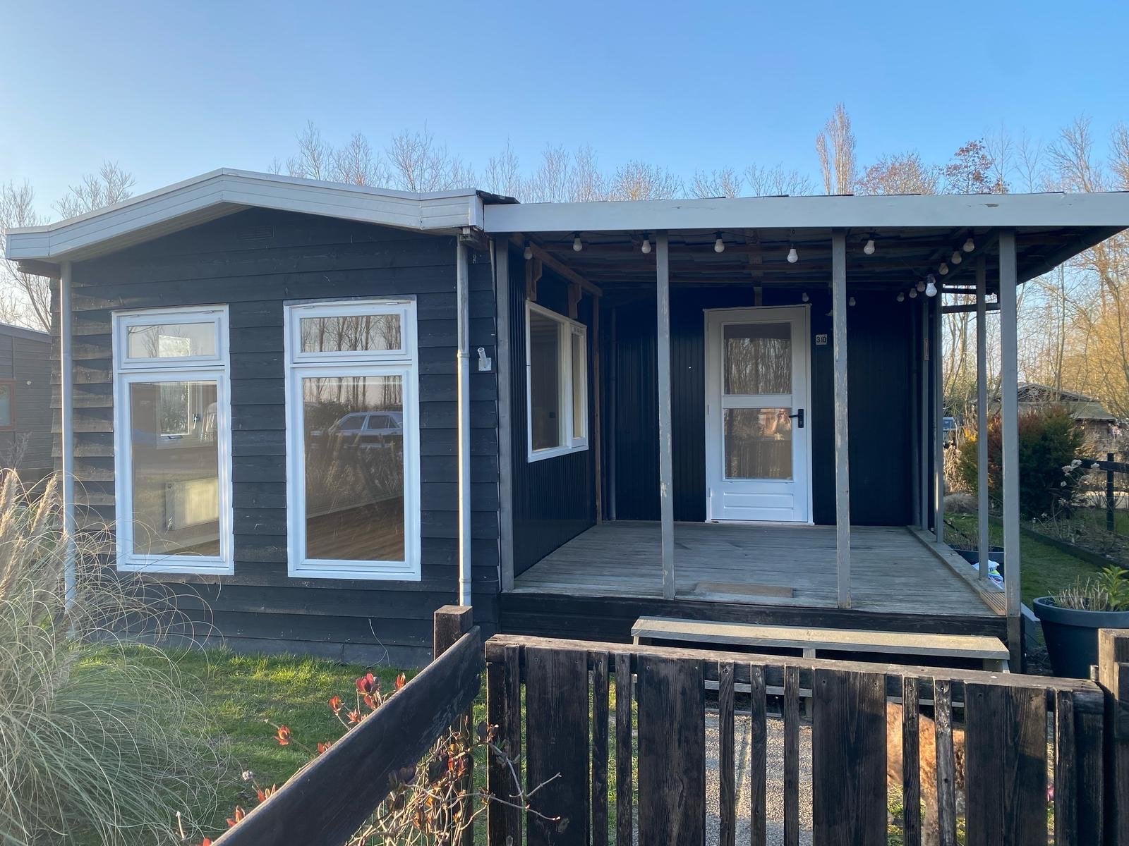 Chalet te huur voor langere. Periode, 2 slaapkamers, Recreatiepark, Friesland, Chalet, Bungalow of Caravan