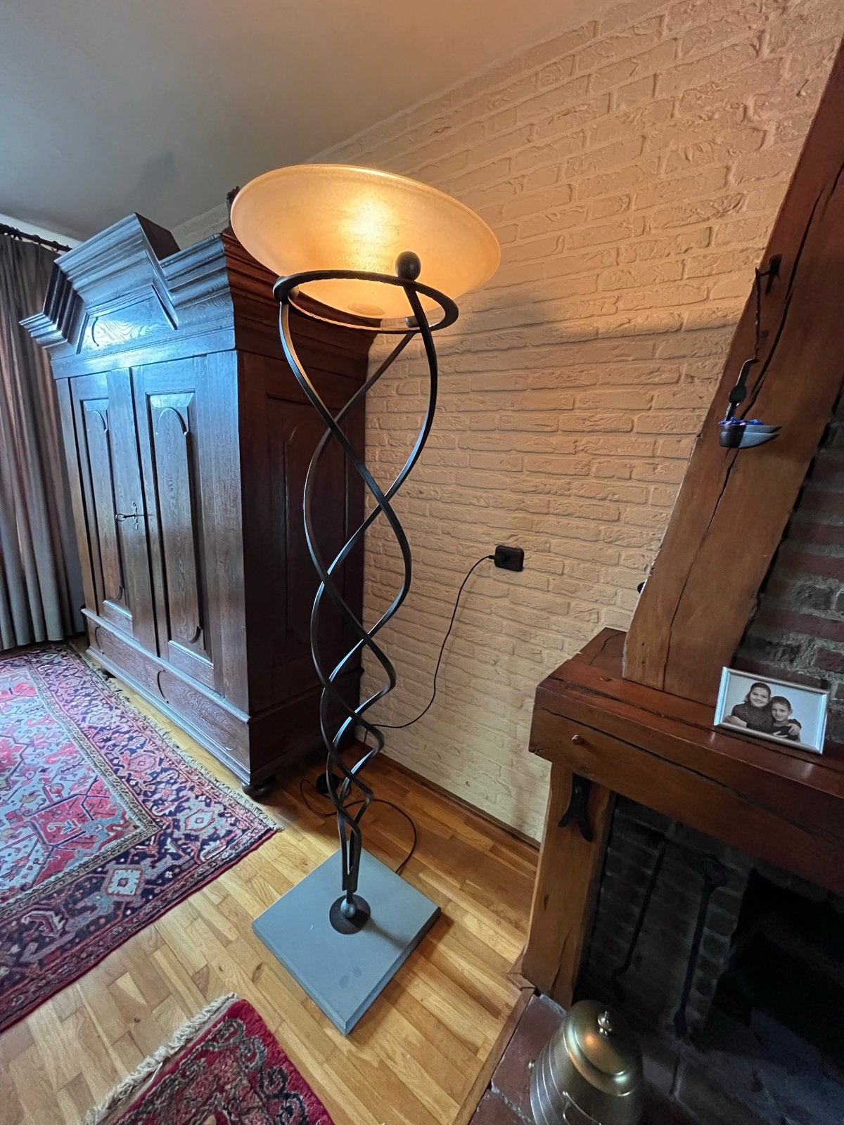 Terzani lampenset met spiraalvormige metalen voet, Huis en Inrichting, Lampen | Vloerlampen, Ophalen, E27 (groot), Zo goed als nieuw