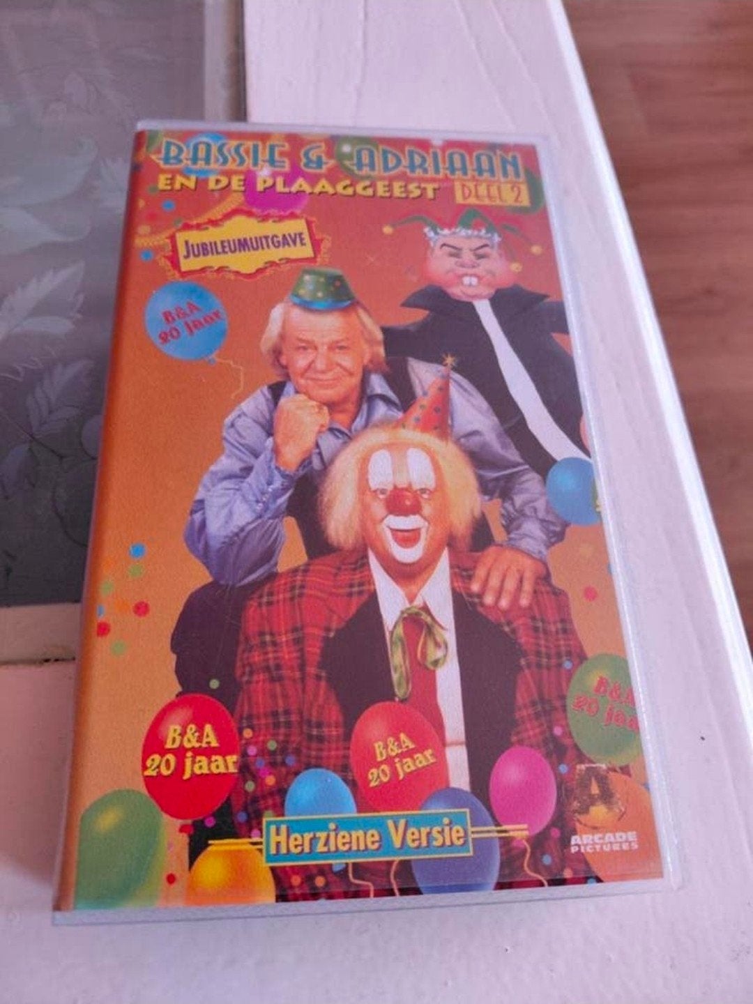 Bassie en Adriaan en De Plaaggeest deel 2 videoband., Ophalen of Verzenden, Gebruikt, Serie, VHS