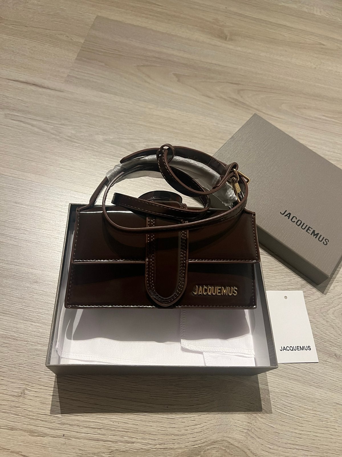 Jacquemus Le Chiquito tas - Bruin lakleer, Ophalen of Verzenden, Nieuw, Bruin, Handtas