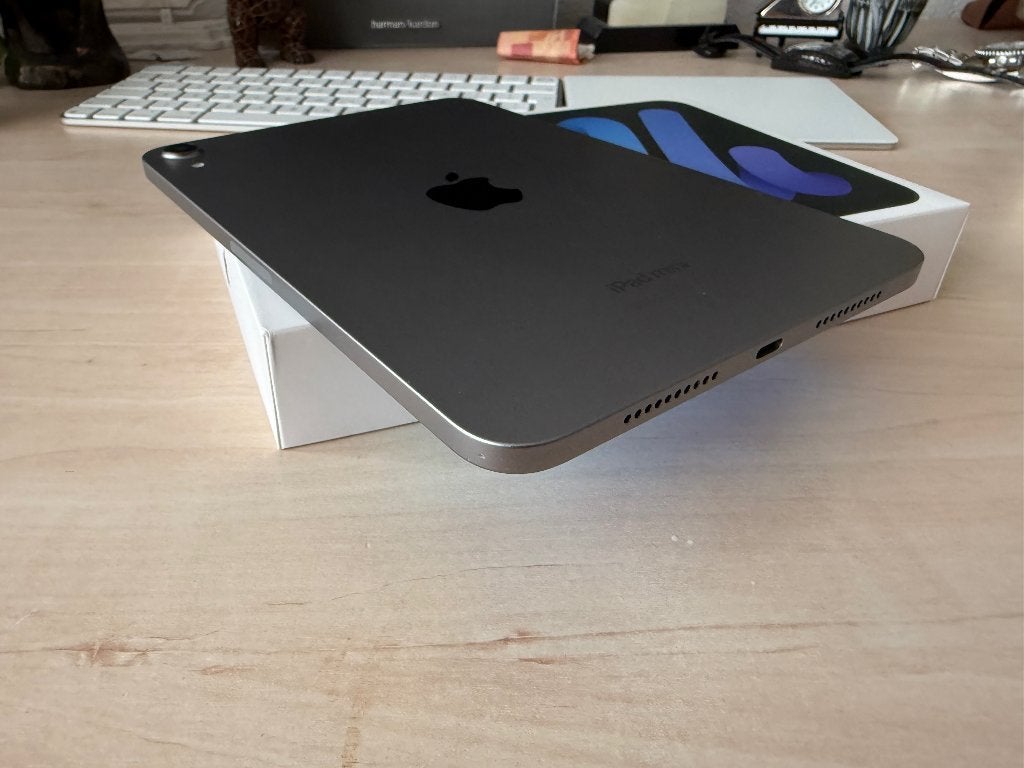 Foto 11 van IPad mini 7 - 128GB - 2024 + folio case