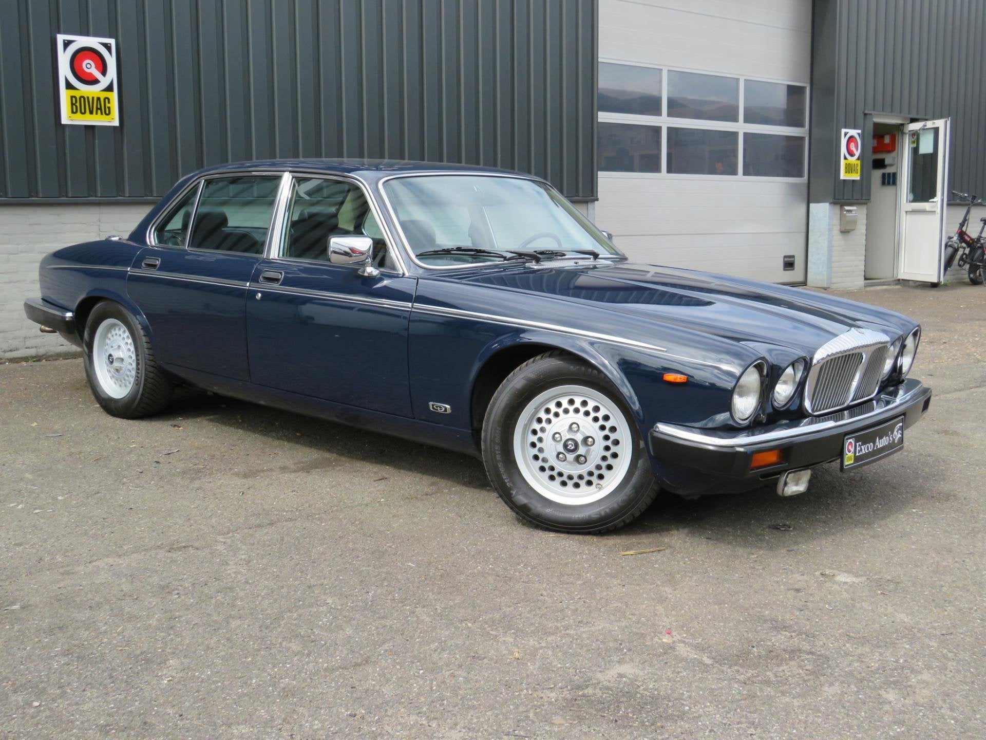 Daimler Double Six 5.3 V12, Auto's, Automaat, Dealer onderhouden, Achterwielaandrijving, Gebruikt